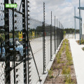 سياج كهربائي لمحطة توليد خط سكة حديد السجن المزرعة